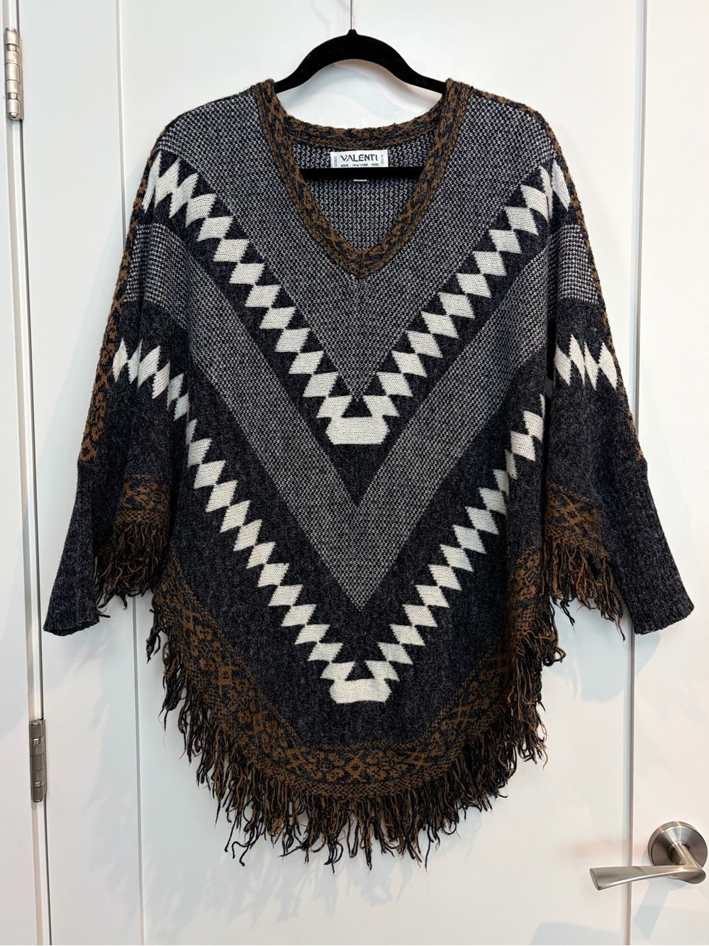 VALENTI Southwestern Fringe Poncho Sweater Aztec Boho Western Oversized M